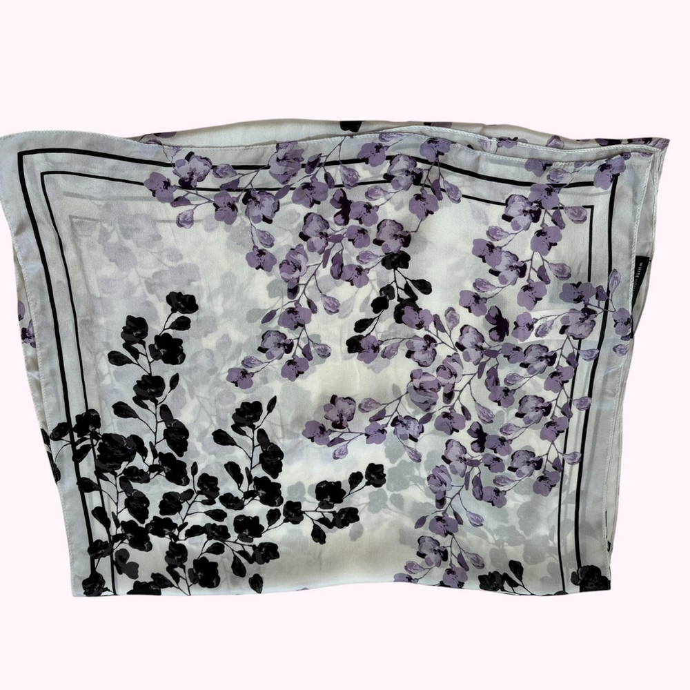 White House Black Market Delphinium Oblong White Lavendar Floral Scarf NWT - Picture 3 of 7